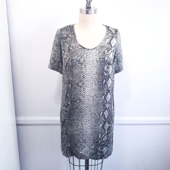 Stella McCartney | 100% Silk Snakeskin Printed Shift Dress 6 - Picture 2 of 7